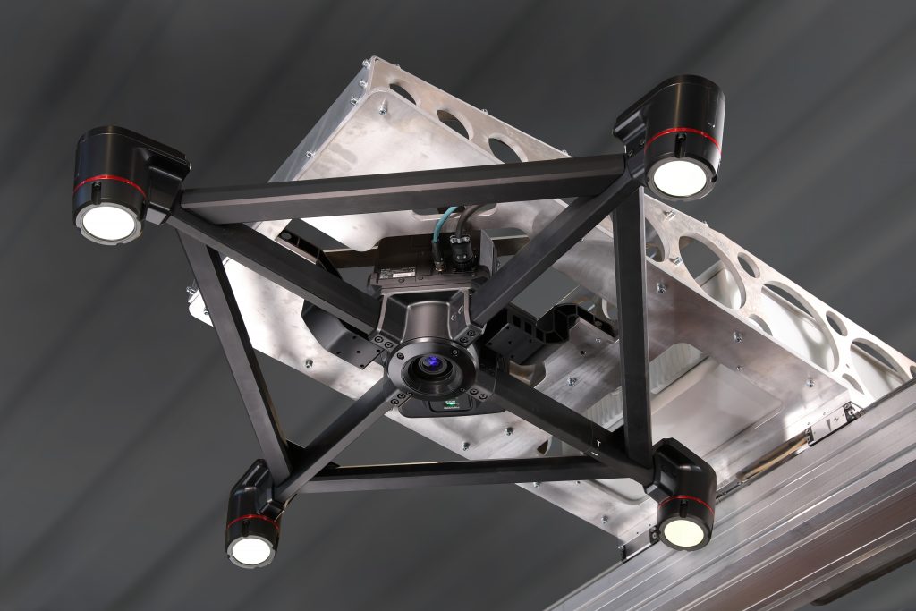 Durch ein roboterunabhängiges 3D-Kamerasystem auf separater Linearachse lässt sich eine kurze Taktzeit erreichen.